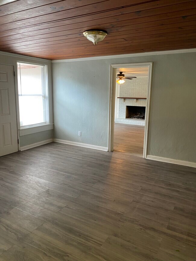 Building Photo - Cactus/Block - 2602