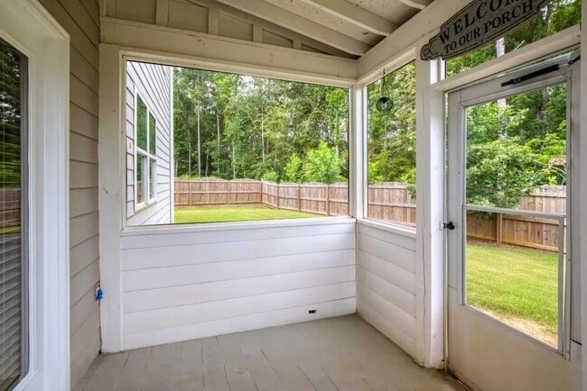 Building Photo - 101 White Cedar Dr