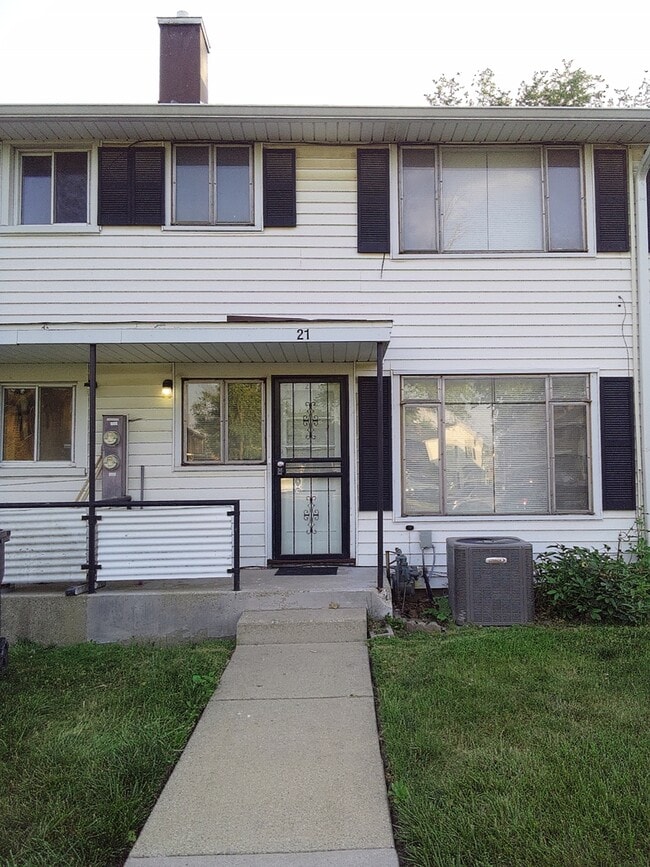 Building Photo - 21 Indianwood Blvd