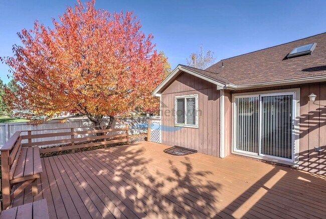 Building Photo - 2656-Square Foot Home with 4 Beds and 3 Ba...