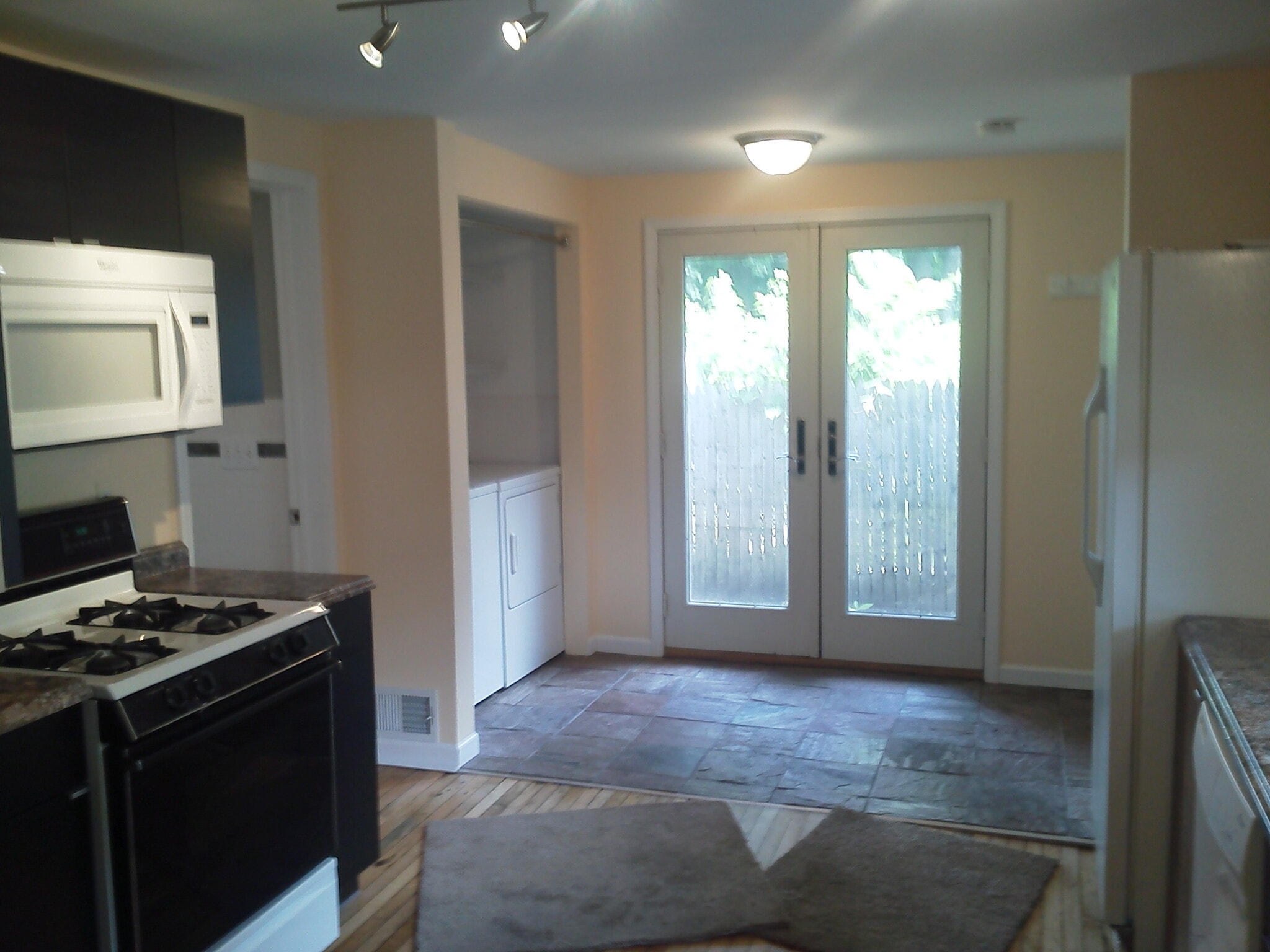Breakfast nook - 2014 Guthrie Ave