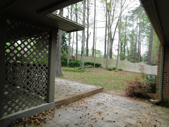 Building Photo - Magnolia Plantation Home