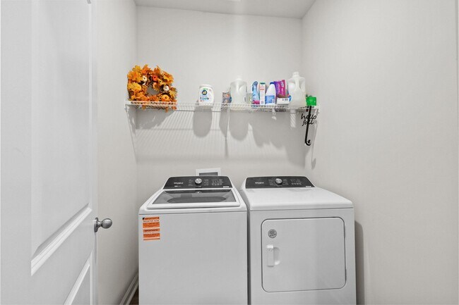 Building Photo - 3144 Fair Rdg Wy