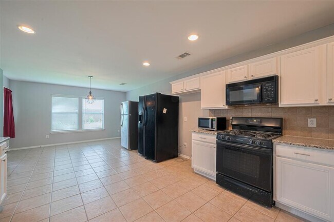 Building Photo - 3927 Flatwood Dr