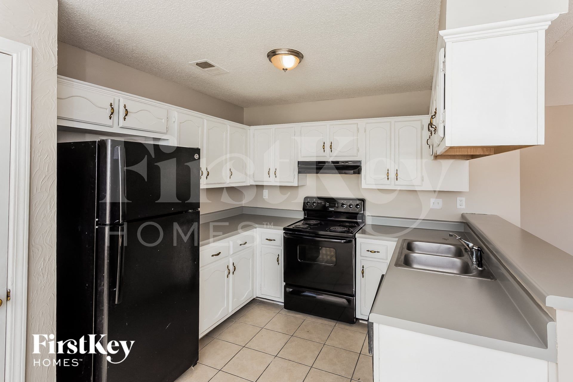 Building Photo - 4668 Amanda Oaks Cir S