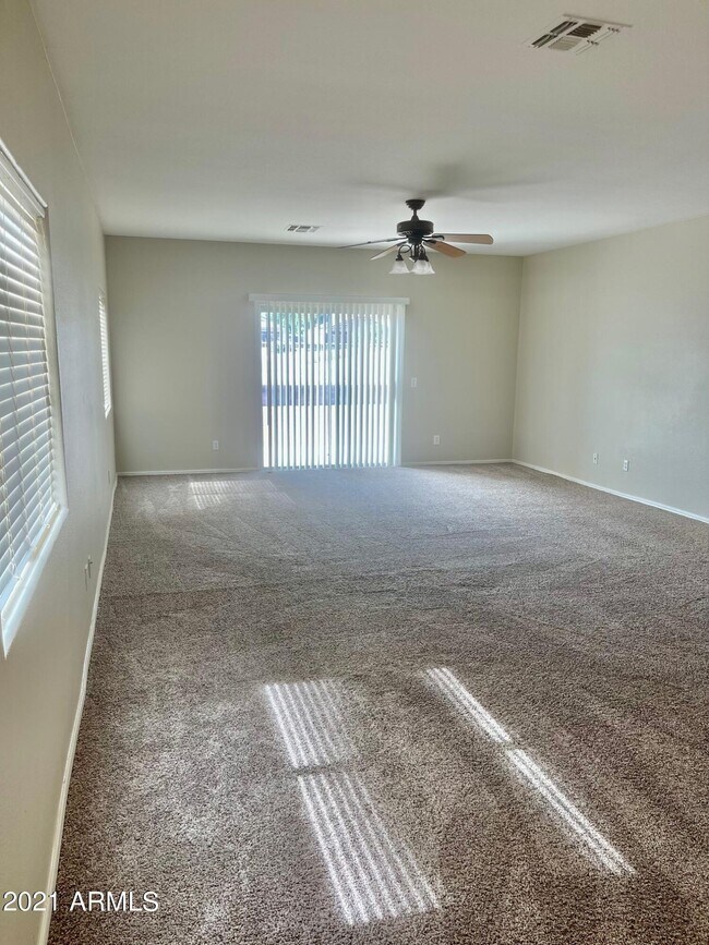 Building Photo - 23808 N Sunrise Cir