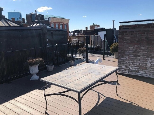 Building Photo - 41 Revere St