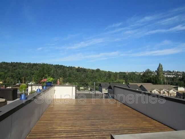 Building Photo - 4848 A Delridge Way SW