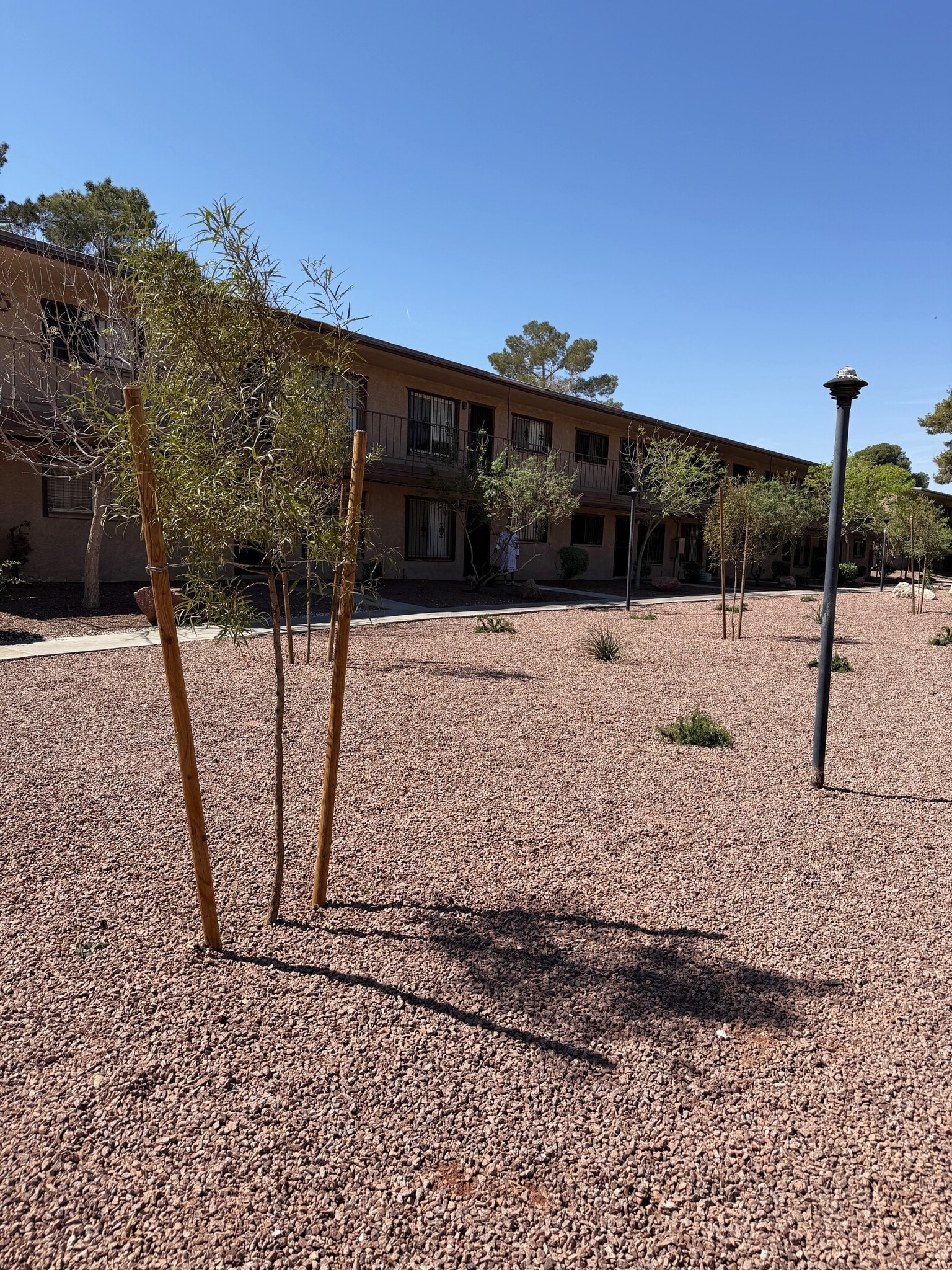 Building Photo - 575 S Royal Crest Cir