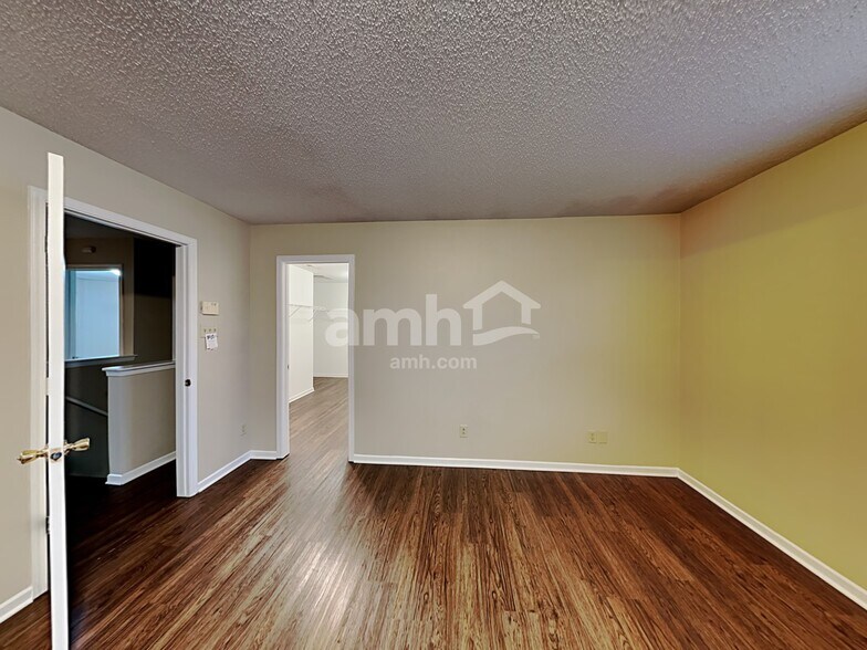 Building Photo - 8514 Bluff Point Dr