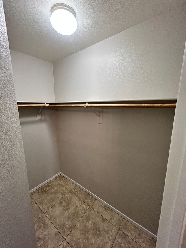 Building Photo - Charming 3 Bed/3Bath, 2-Story Home nestled...