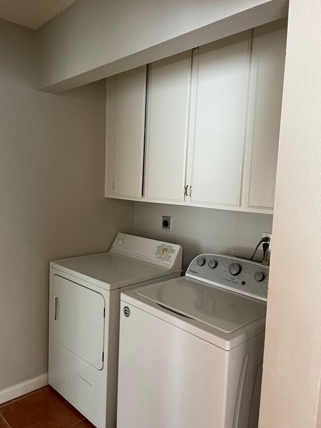 Building Photo - 2 bedroom 2 bath house near Desert Shores/ Available 4/1/2026