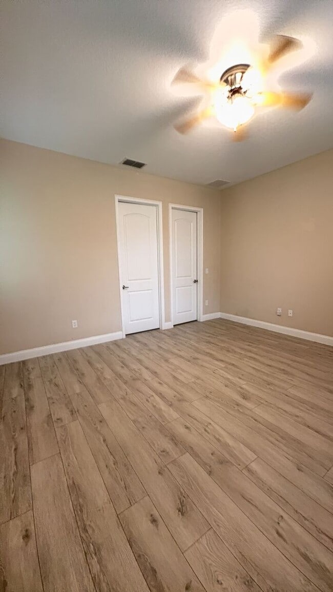 Building Photo - 1 Linden Place Unit B