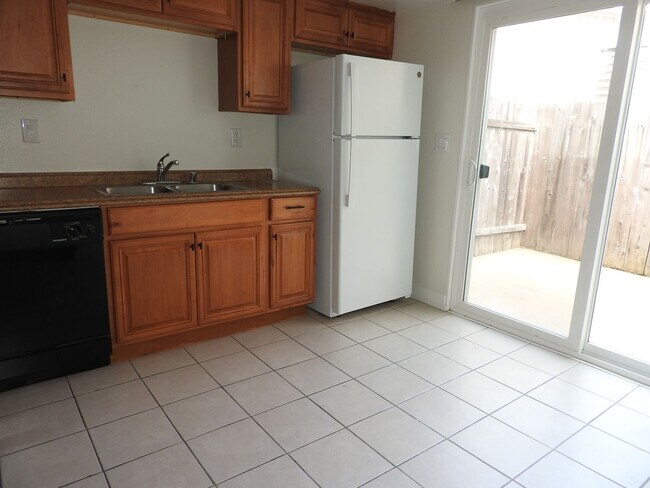 Building Photo - 4845scru