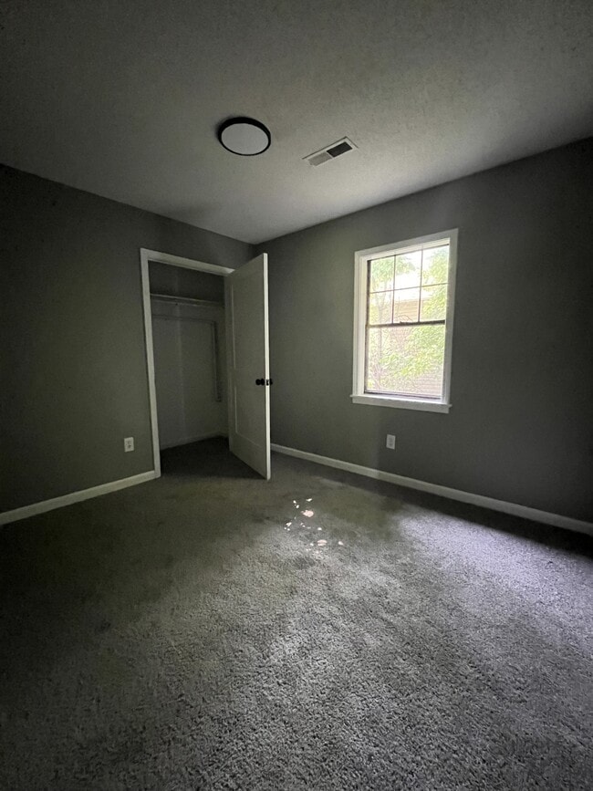 Building Photo - 315 Bledsoe Ave