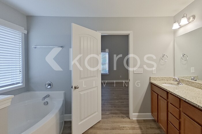 Building Photo - 141 Whitton Ct