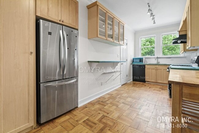 Building Photo - 878 Briarcliff Rd NE