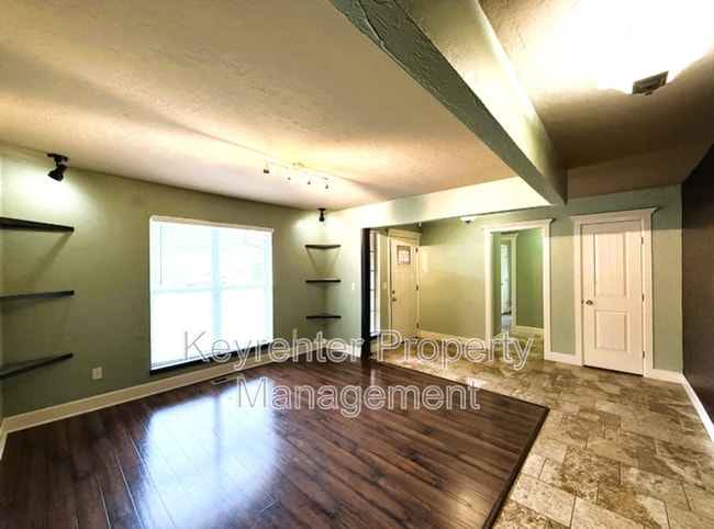 Building Photo - 5324 Eden Dr