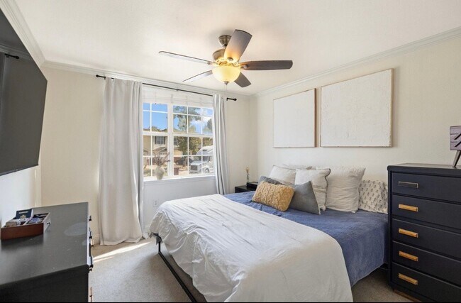 Building Photo - 759 Majestic Dr