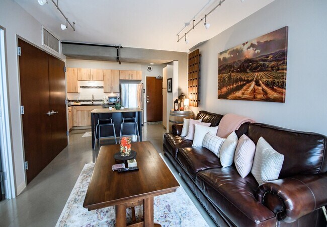 Building Photo - Authentically Cool Downtown Austin Condo | Walk Everywhere | Fully Furnished