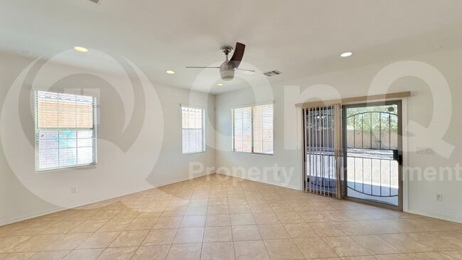 Building Photo - 730 N Robins Way