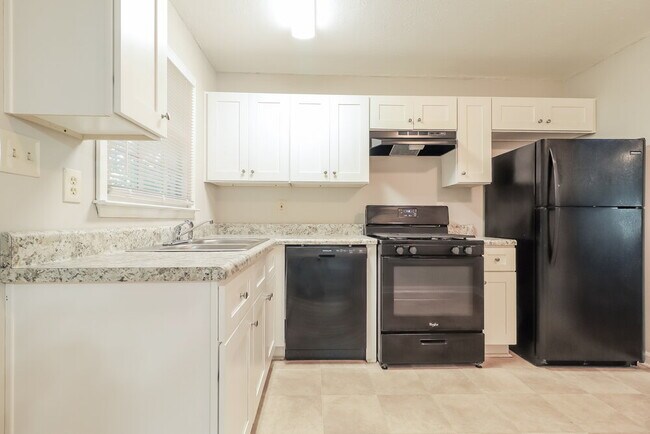 Building Photo - 3797 Kathryn Dr SW