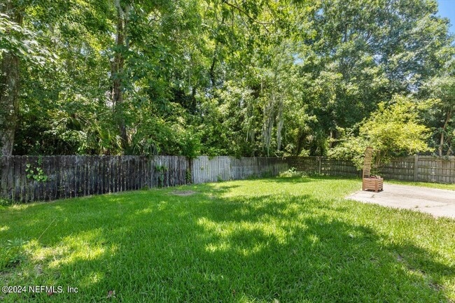Building Photo - 1722 Branch Vine Dr W