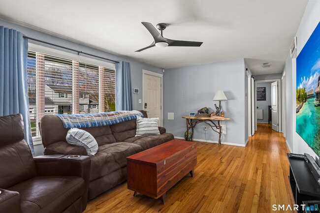 Building Photo - 77 Basswood Dr