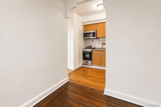 Building Photo - 167-10 Crocheron Ave
