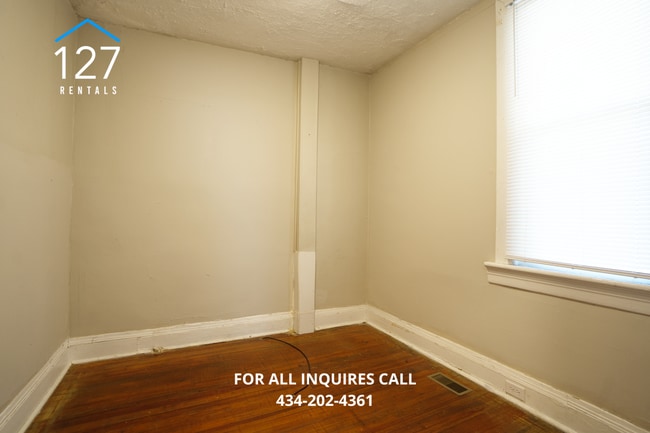 Building Photo - Comfortable 3BR Lynchburg Duplex with Easy Access to City Amenities