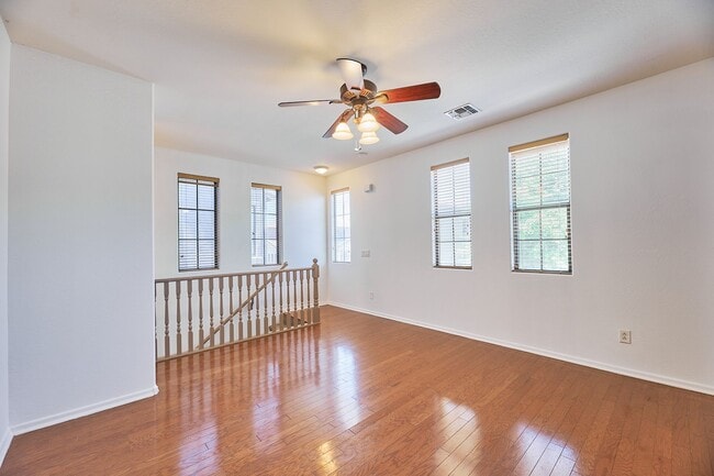 Building Photo - 2340 W Dusty Wren Dr