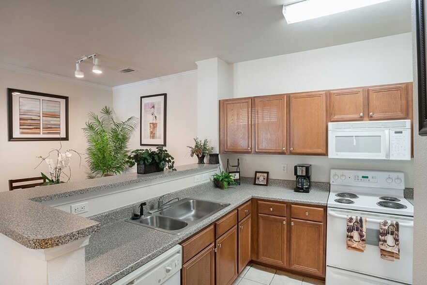 Primary Photo - Greenbrier Estates Apartments