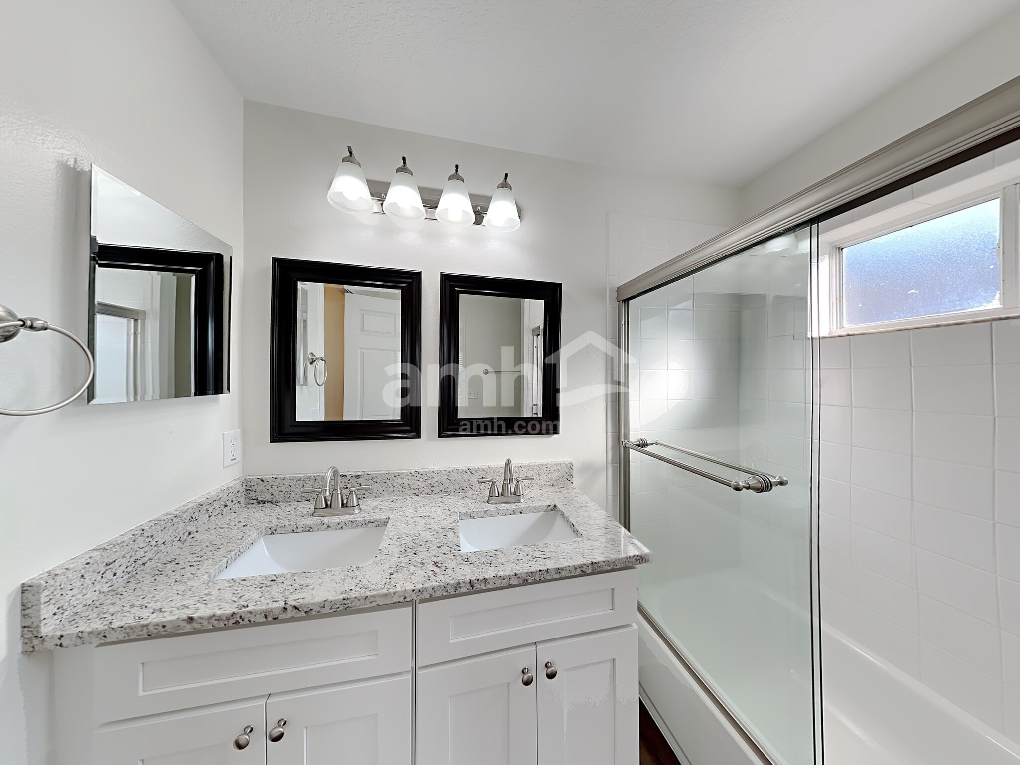 Building Photo - 2273 Heathwood Cir