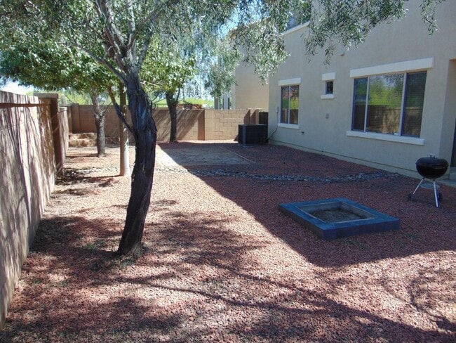Building Photo - Rancho Sahuarita 4 bedroom 3 bath 2 story Home