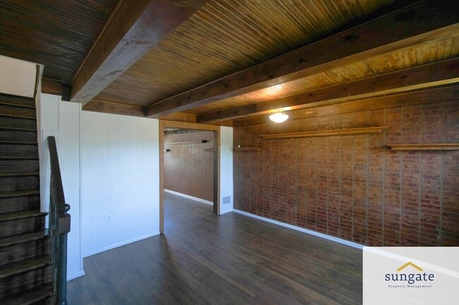 Building Photo - 217 W Edgevale Rd