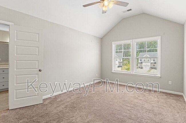 Building Photo - 1058 Linsmore Ave