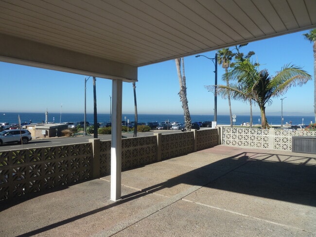 Building Photo - 1804 Esplanade