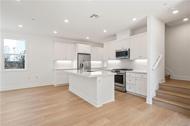 Building Photo - 239 Yerba