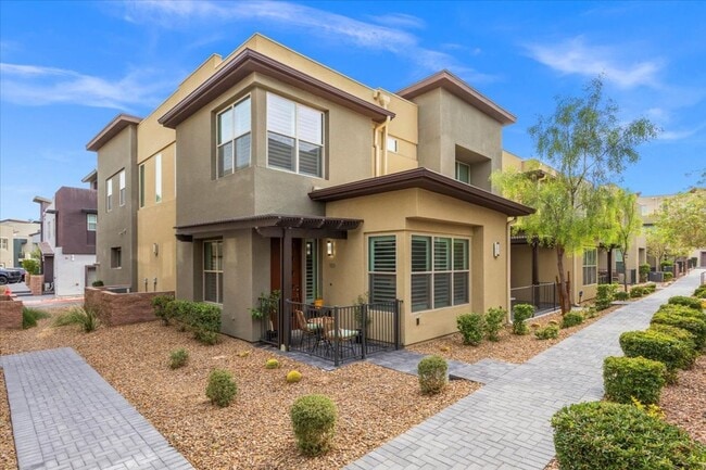 Building Photo - Luxurious, Modern, Completely Renovated 3 Bedroom Home In the Heart of Summerlin