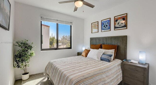 Building Photo - 1001 NE 58th St