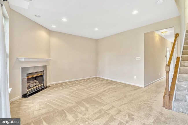 Building Photo - 13051 Park Crescent Cir