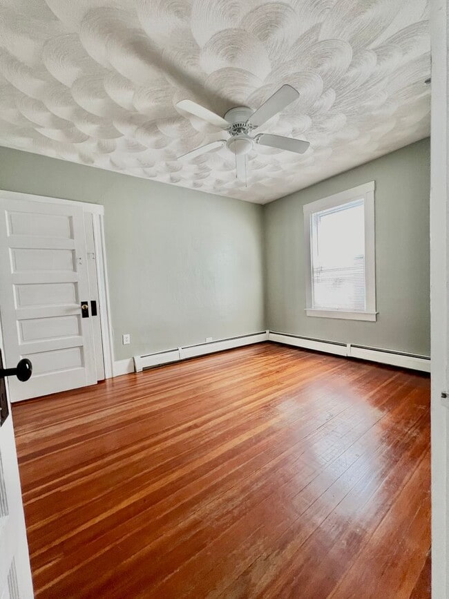 Building Photo - 89 Rochambeau Ave