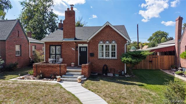 Building Photo - 1325 Dahlia St