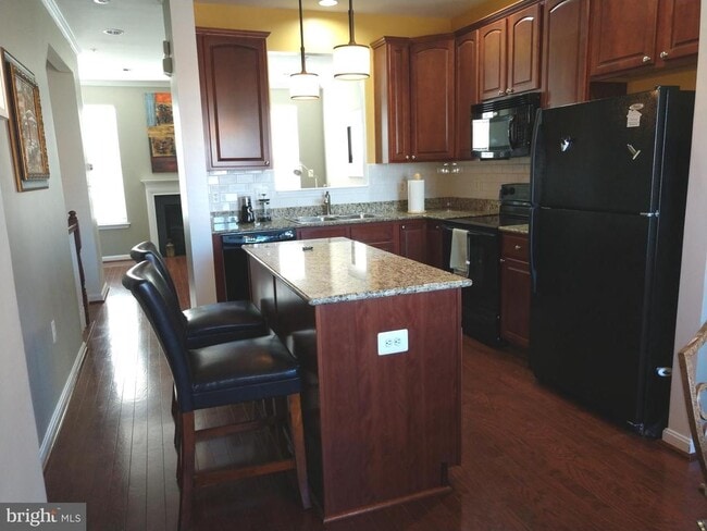 Building Photo - 5627 Lanier Ave