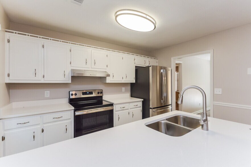 Building Photo - 796 Greenwood Trail SE