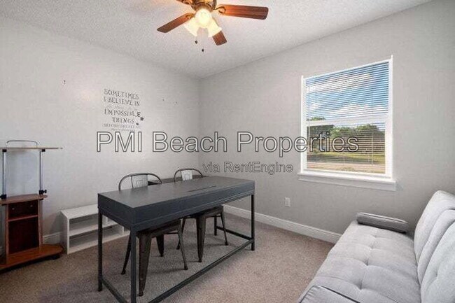 Building Photo - 2456 SE Melaleuca Blvd