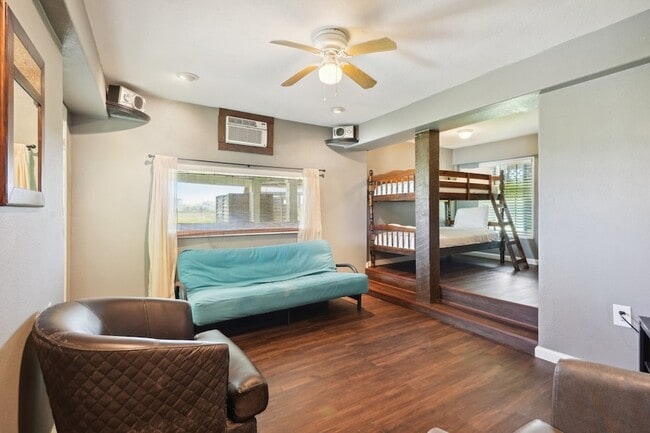 Building Photo - 4211 San Jacinto Dr