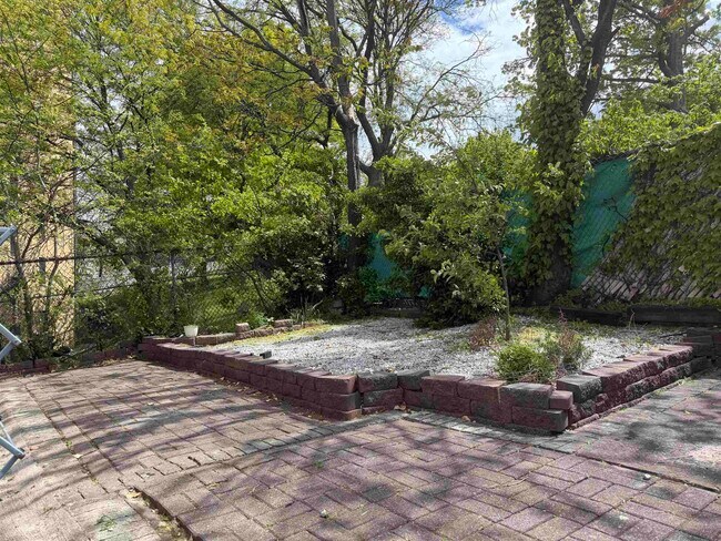 Building Photo - 6708 Columbia Ave