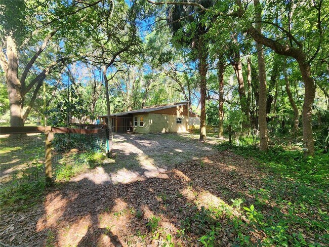 Building Photo - 206 NE 7th Pl