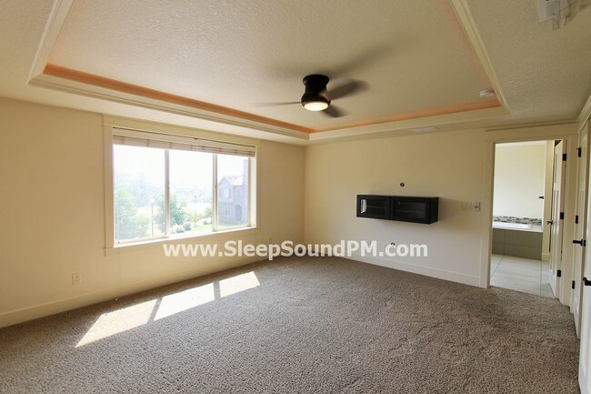 Building Photo - 16298 NW Rosetta St